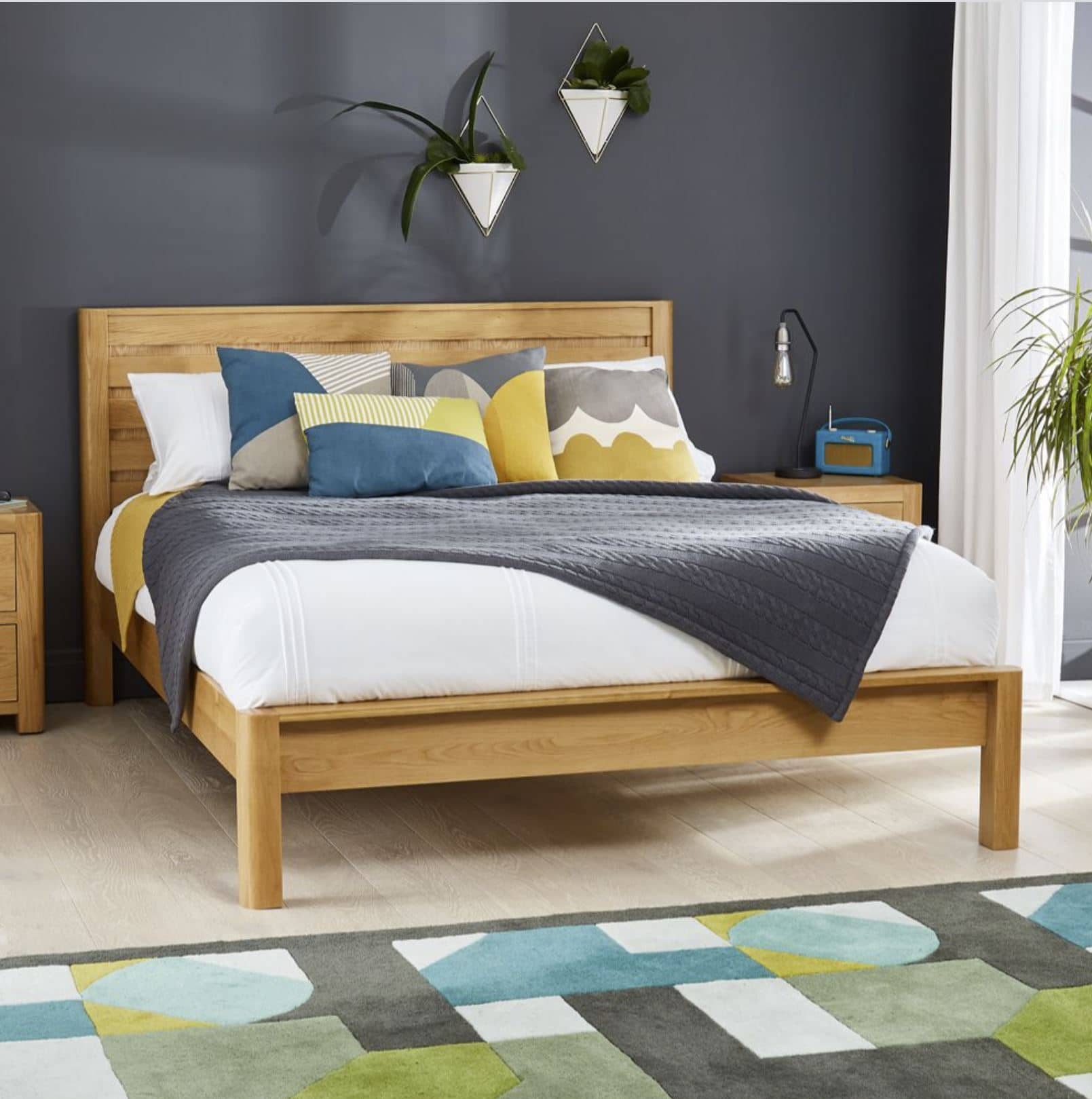High Back Beds vs. Standard Beds: Which Suits Your Style?