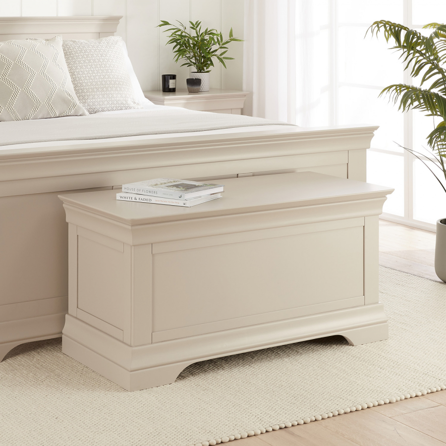 Wilmslow Dove Grey Painted Blanket Bedding Box