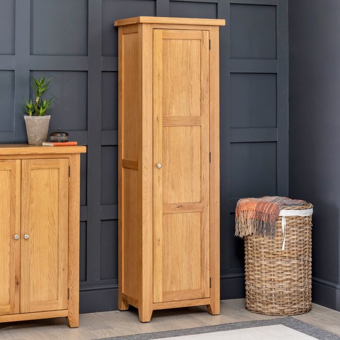 Cheshire Oak Single Shaker Linen Storage Cupboard The Furniture Market